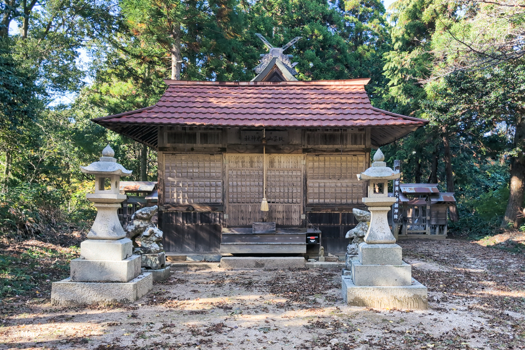 久米神社の本殿